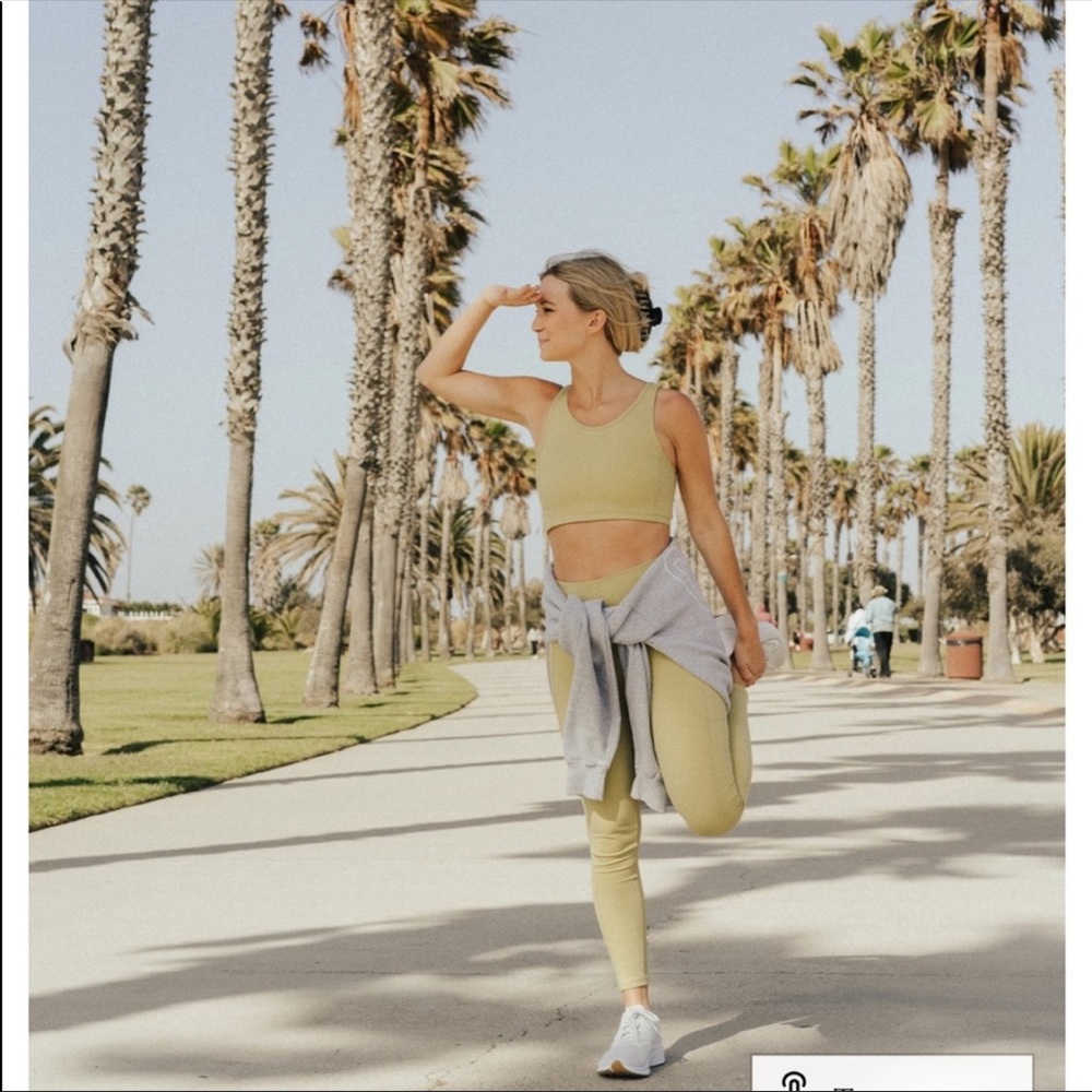 Carly Jean Los Angeles Cliff Leggings